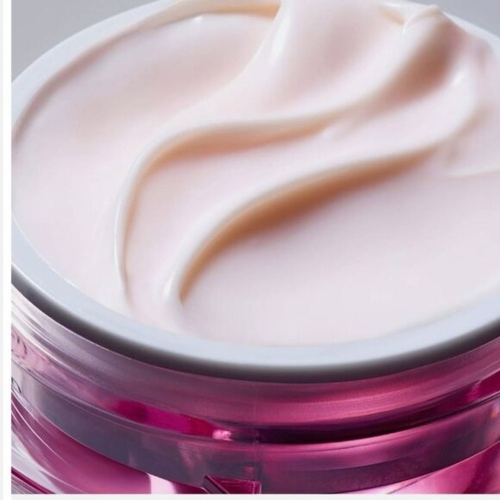Estee Lauder Resilience Multi-Effect Night Tri-Peptide Face &‎ Neck Creme - Picture 7 of 10